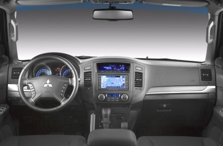 Pajero IV 10
